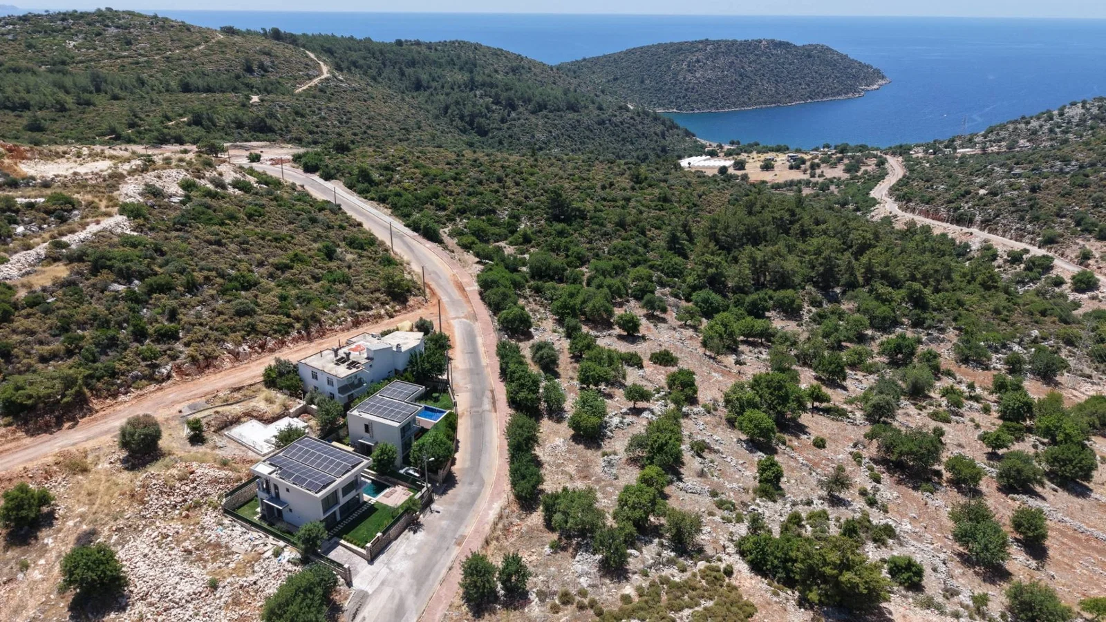 Finike’de Sakin Konumda, Özel Havuzlu, Jakuzili, Kiralık Villa