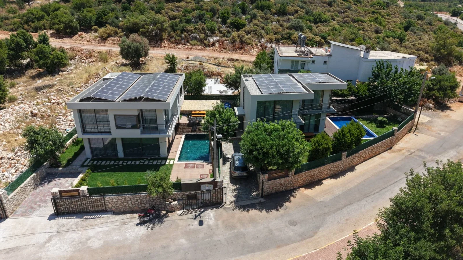Finike’de Sakin Konumda, Özel Havuzlu, Jakuzili, Kiralık Villa