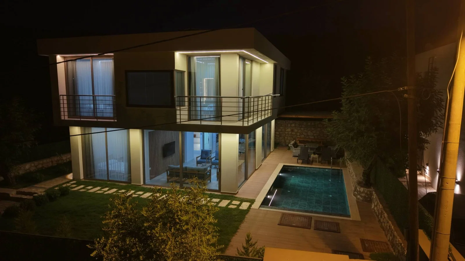 Finike’de Sakin Konumda, Özel Havuzlu, Jakuzili, Kiralık Villa