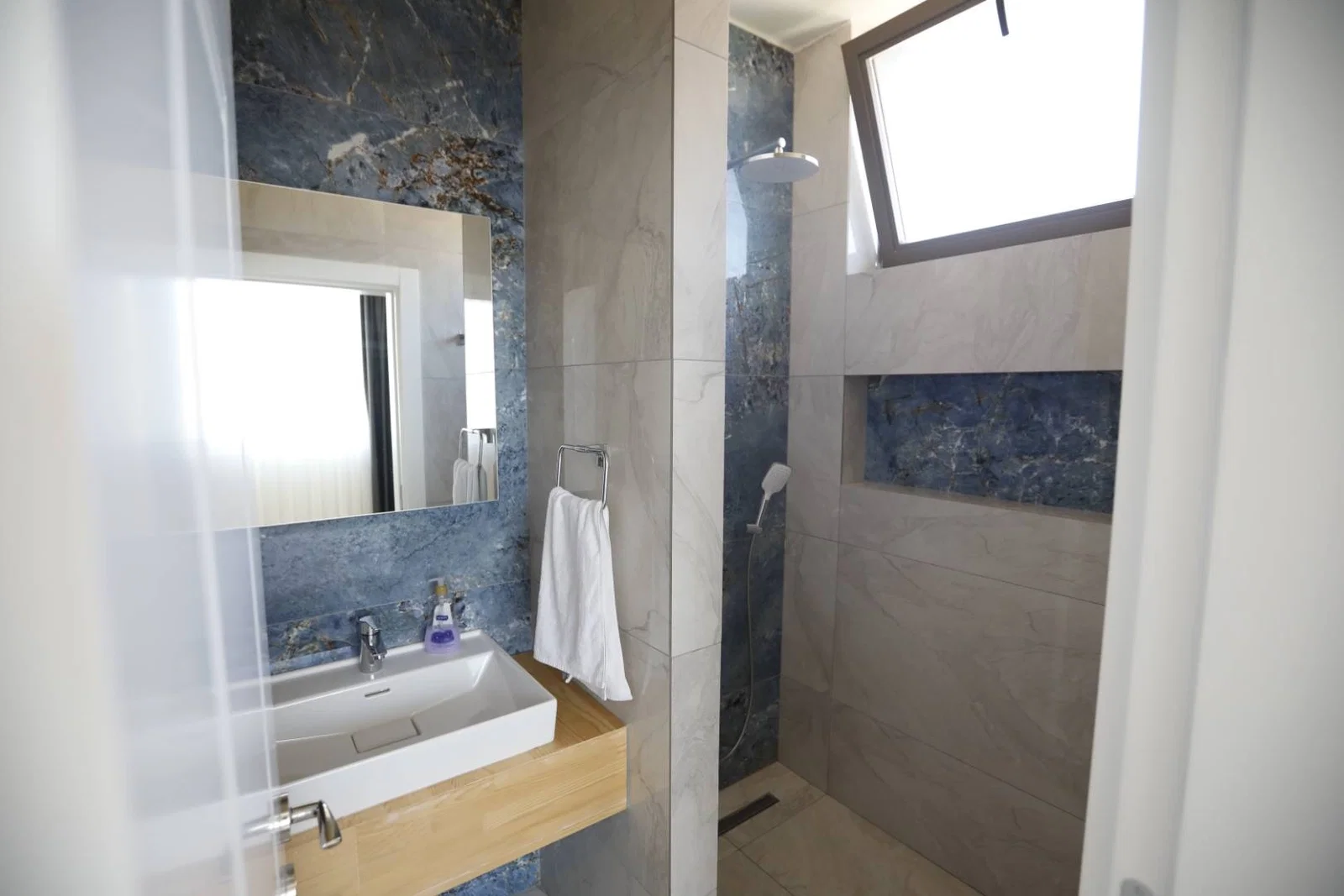 Finike’de Sakin Konumda, Özel Havuzlu, Jakuzili, Kiralık Villa