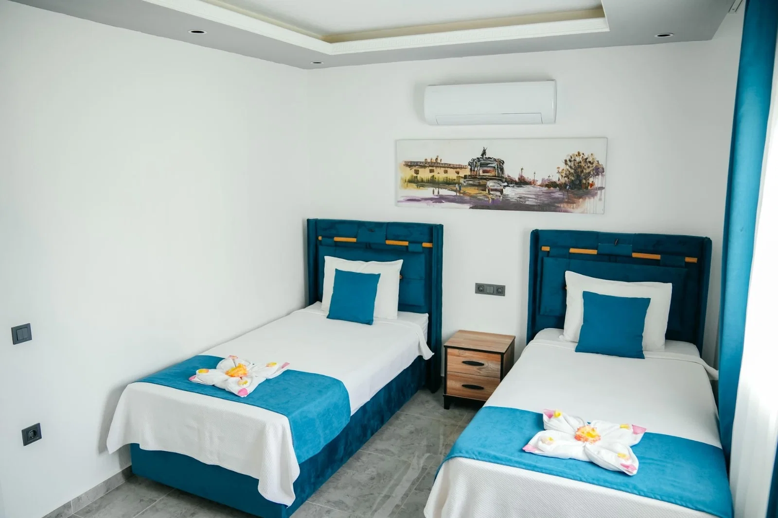 Çayköy’de Balayı Çiftlerine Uygun, Korunaklı Havuzlu, 4 Kişilik, Kiralık Villa