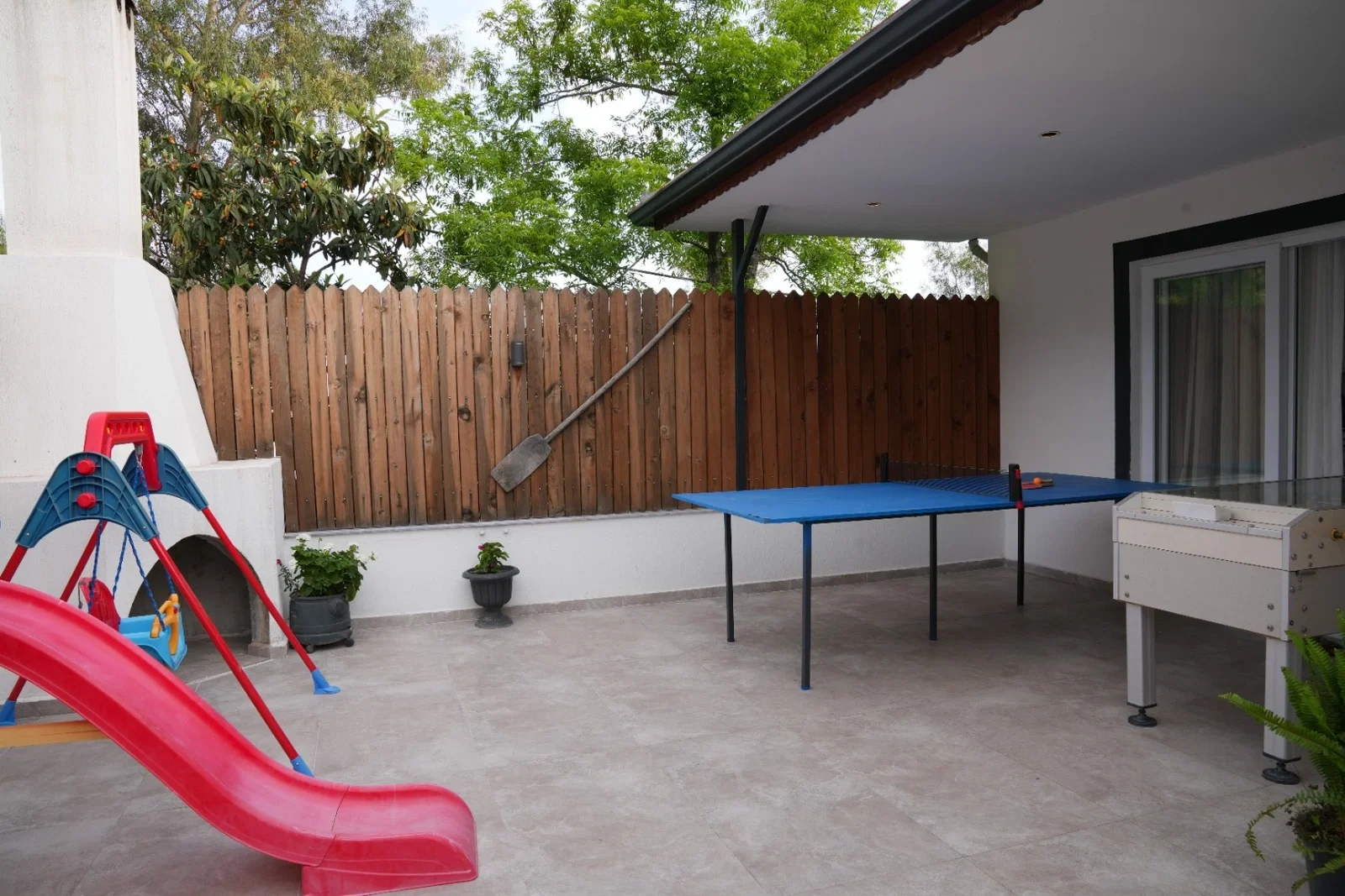 Çayköy’de Balayı Çiftlerine Uygun, Korunaklı Havuzlu, 4 Kişilik, Kiralık Villa