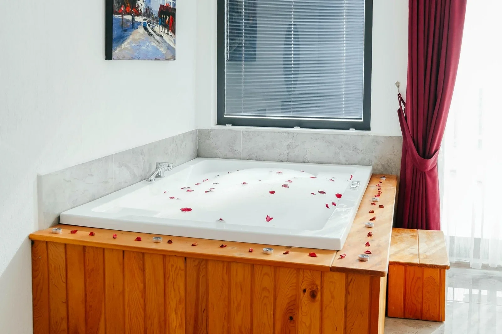Çayköy’de Balayı Çiftlerine Uygun, Korunaklı Havuzlu, 4 Kişilik, Kiralık Villa