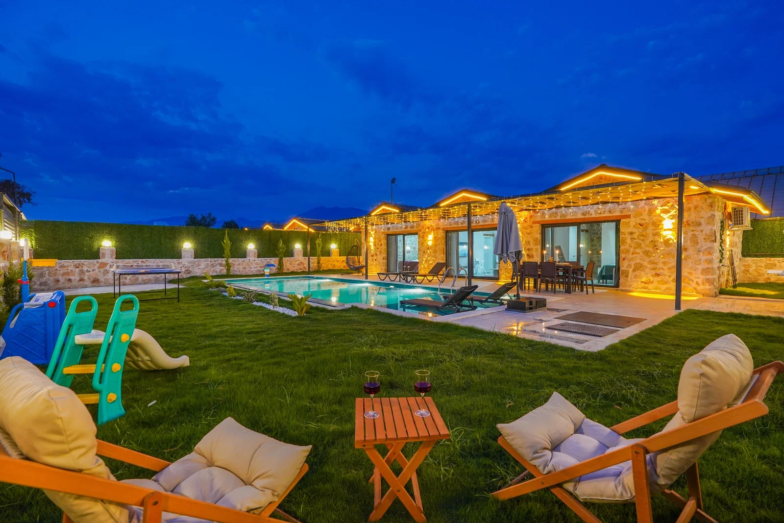 Patara’da Balayı Çiftlerine Uygun, Korunaklı Havuzlu, 2 Yatak Odalı, Kiralık Villa