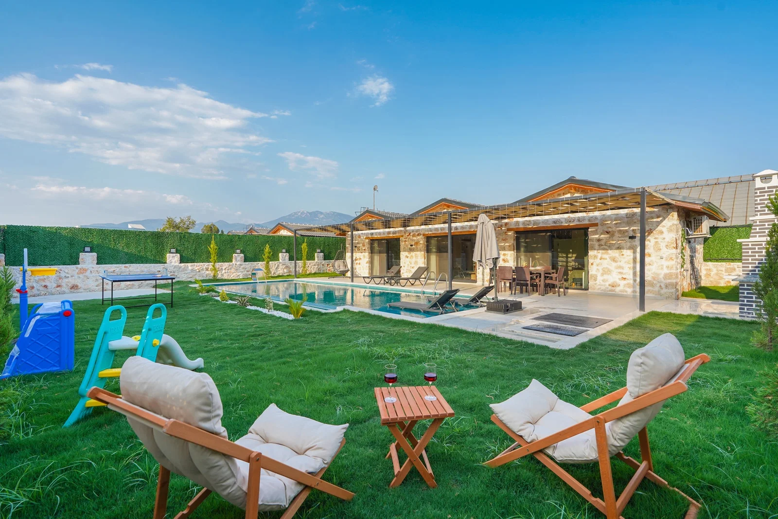 Patara’da Balayı Çiftlerine Uygun, Korunaklı Havuzlu, 2 Yatak Odalı, Kiralık Villa