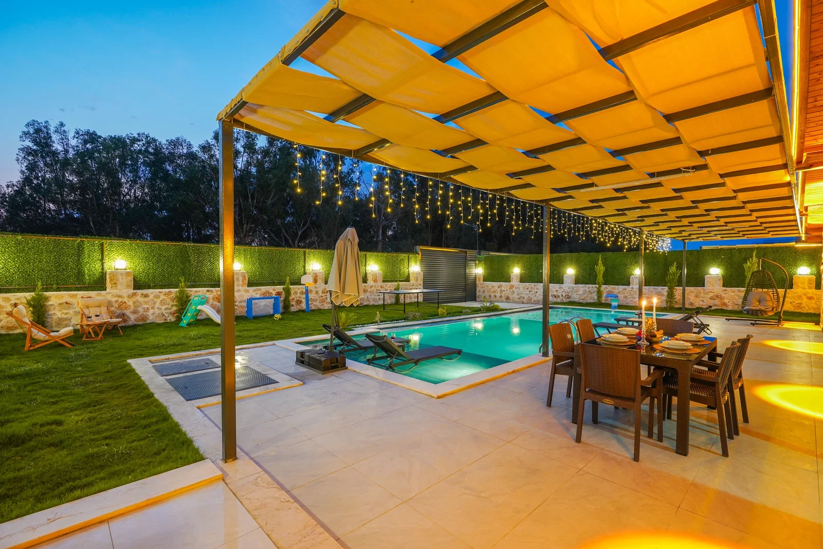 Patara’da Balayı Çiftlerine Uygun, Korunaklı Havuzlu, 2 Yatak Odalı, Kiralık Villa
