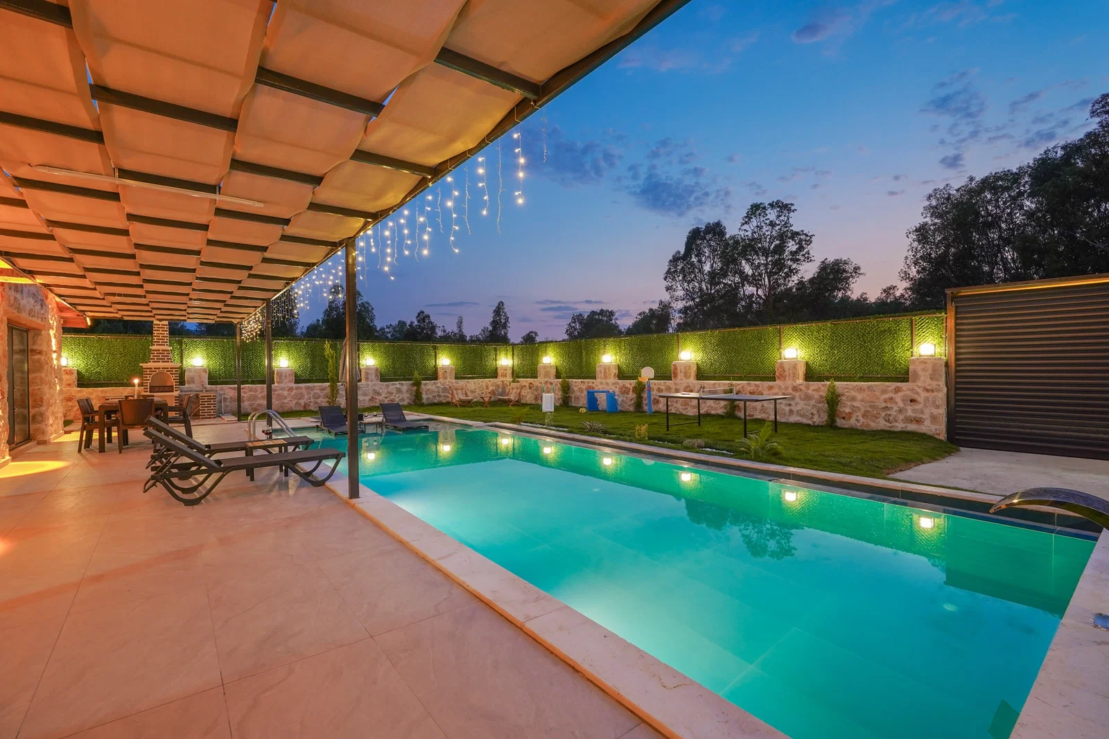 Patara’da Balayı Çiftlerine Uygun, Korunaklı Havuzlu, 2 Yatak Odalı, Kiralık Villa