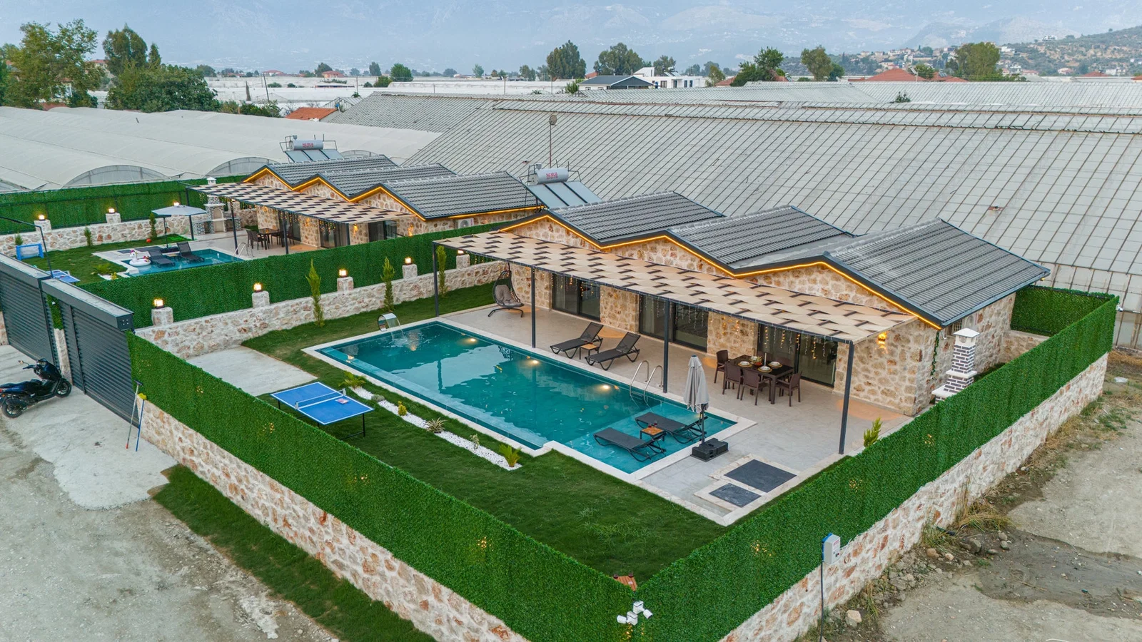 Patara’da Balayı Çiftlerine Uygun, Korunaklı Havuzlu, 2 Yatak Odalı, Kiralık Villa