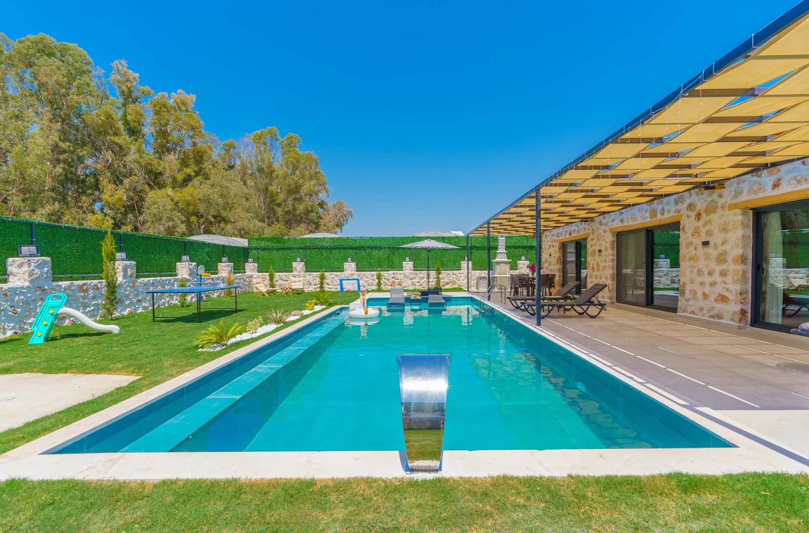Patara’da Huzurlu, Korunaklı Havuzlu, 4 Kişilik, Kiralık Villa