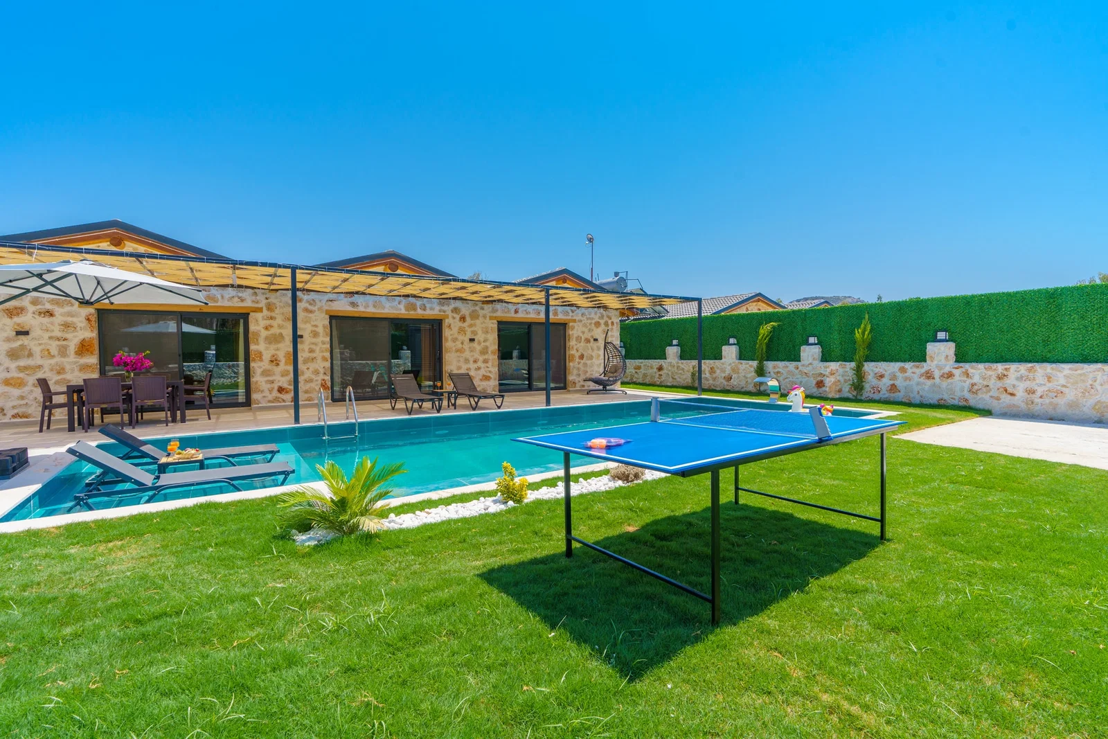 Patara’da Huzurlu, Korunaklı Havuzlu, 4 Kişilik, Kiralık Villa