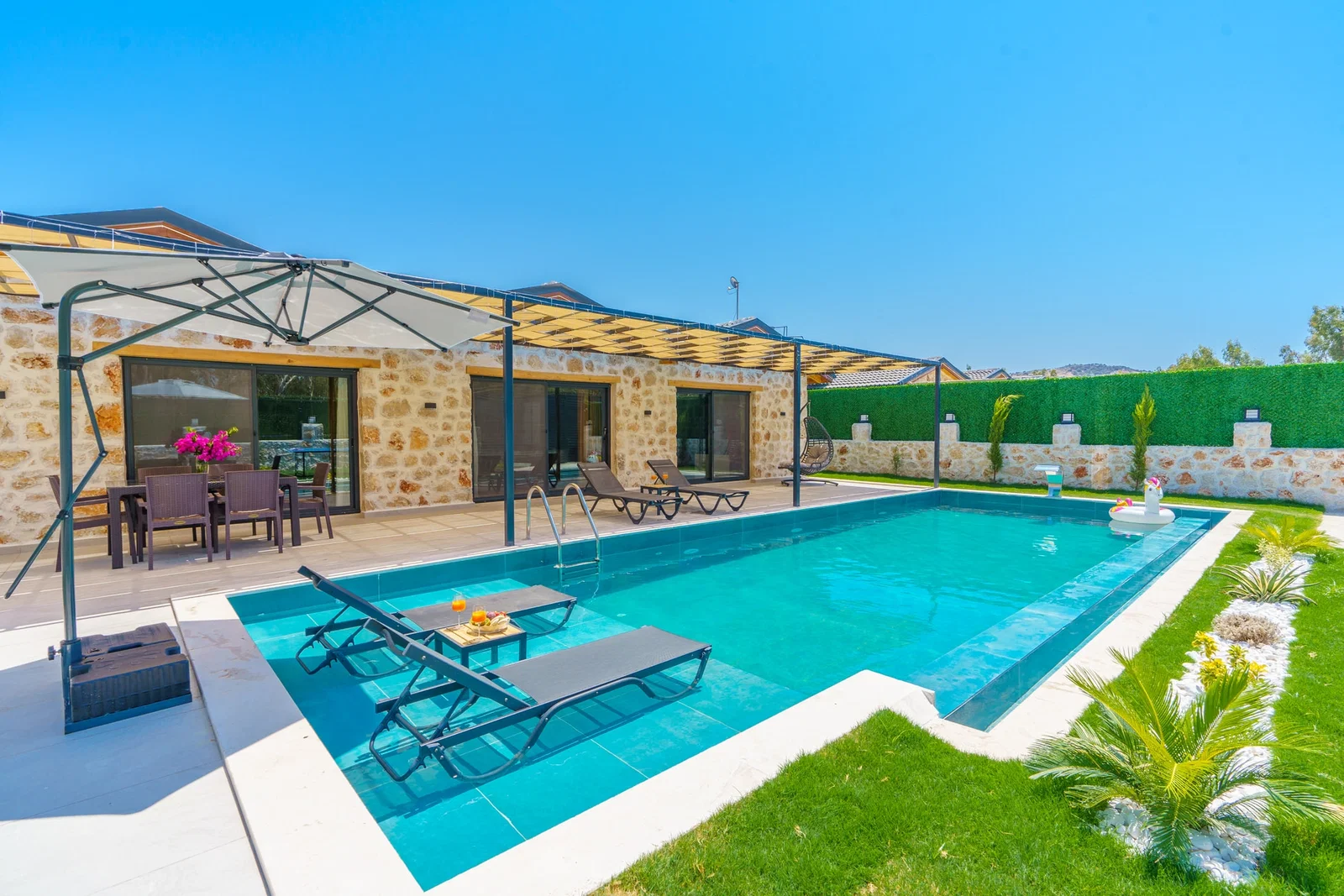Patara’da Huzurlu, Korunaklı Havuzlu, 4 Kişilik, Kiralık Villa