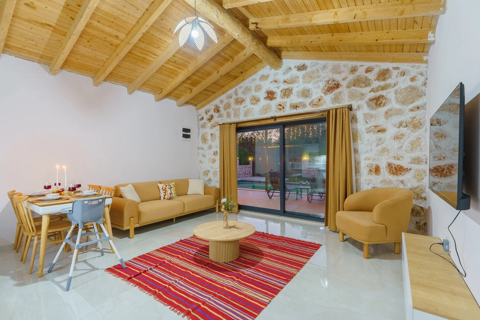 Patara’da Huzurlu, Korunaklı Havuzlu, 4 Kişilik, Kiralık Villa