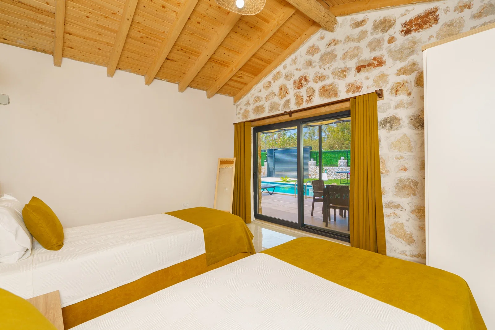 Patara’da Huzurlu, Korunaklı Havuzlu, 4 Kişilik, Kiralık Villa