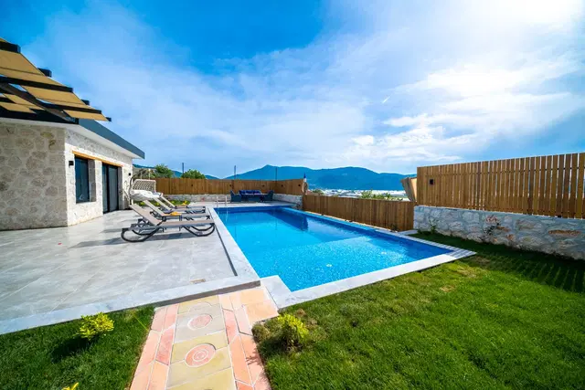Yeşilköy’de doğa manzaralı kiralık villa, fotoğraf 3