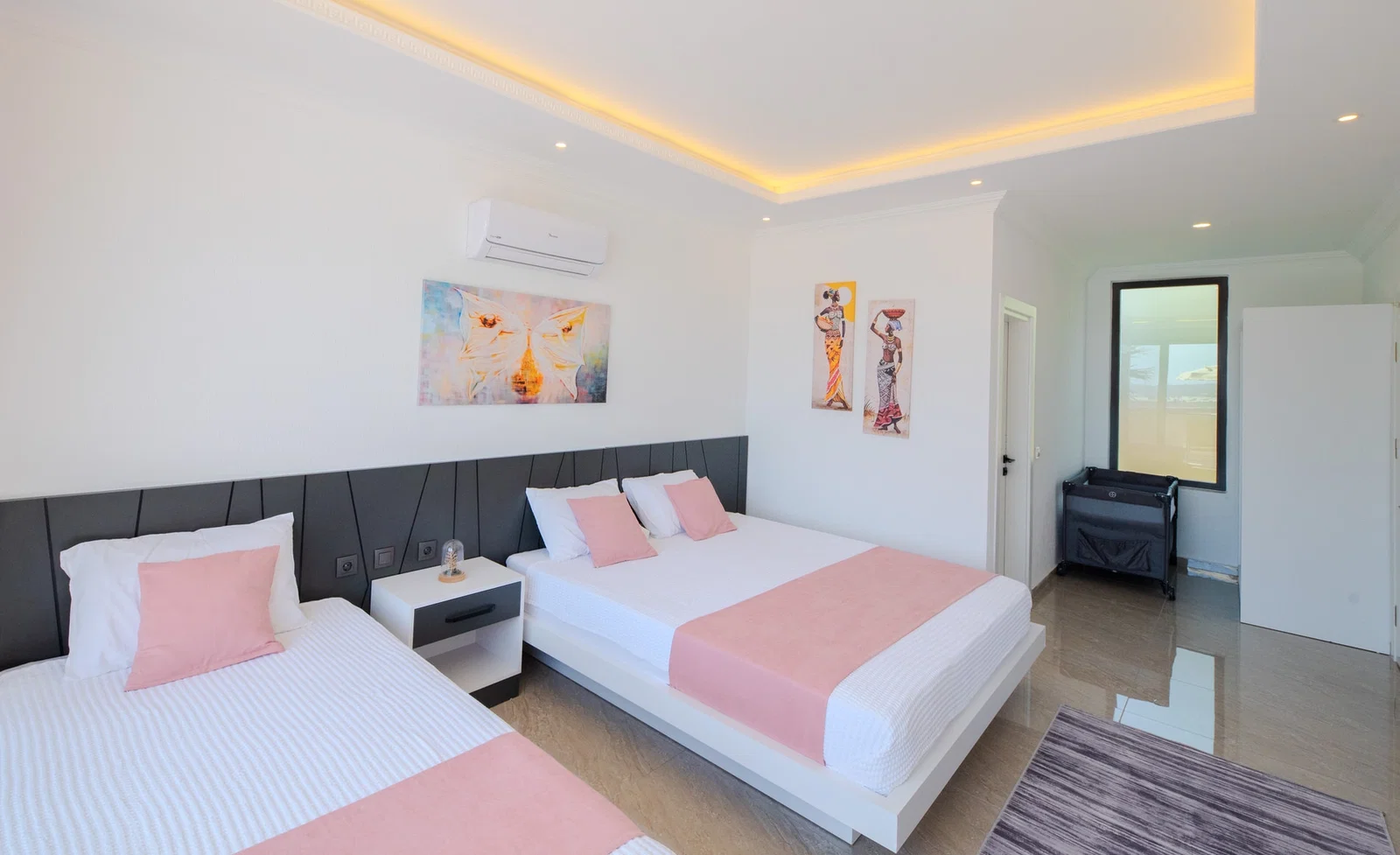 Çavdır’da Huzurlu, Korunaklı Havuzlu, Jakuzili, Lüks Villa