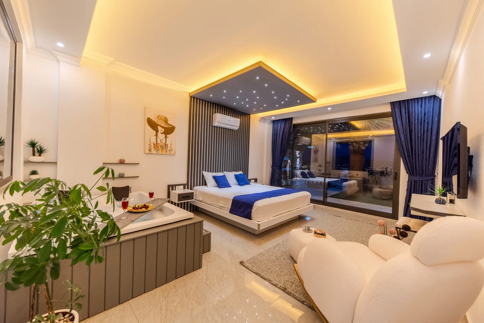 Çavdır’da Huzurlu, Korunaklı Havuzlu, Jakuzili, Lüks Villa