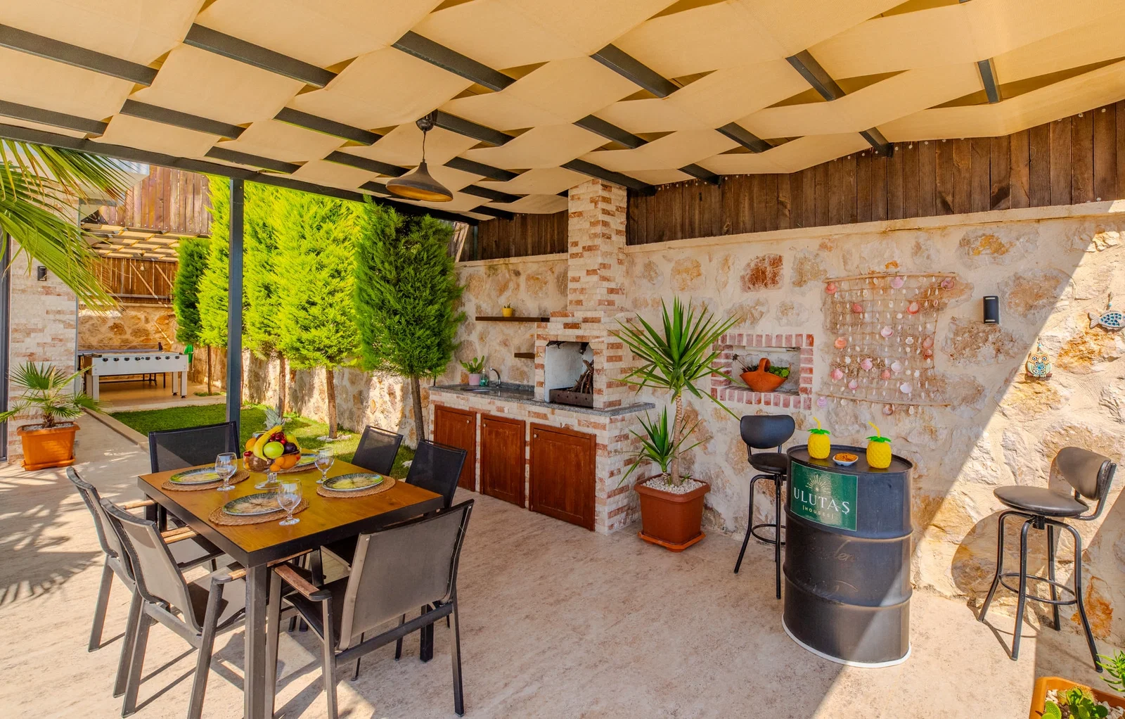 Çavdır’da Huzurlu, Korunaklı Havuzlu, Jakuzili, Lüks Villa