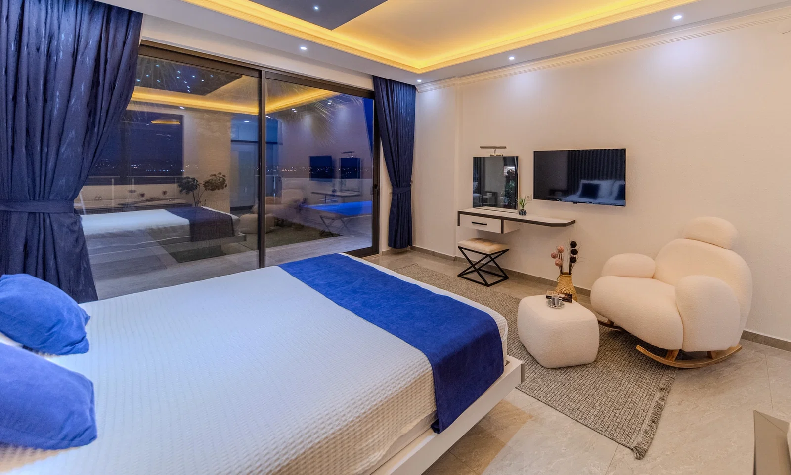 Çavdır’da Huzurlu, Korunaklı Havuzlu, Jakuzili, Lüks Villa