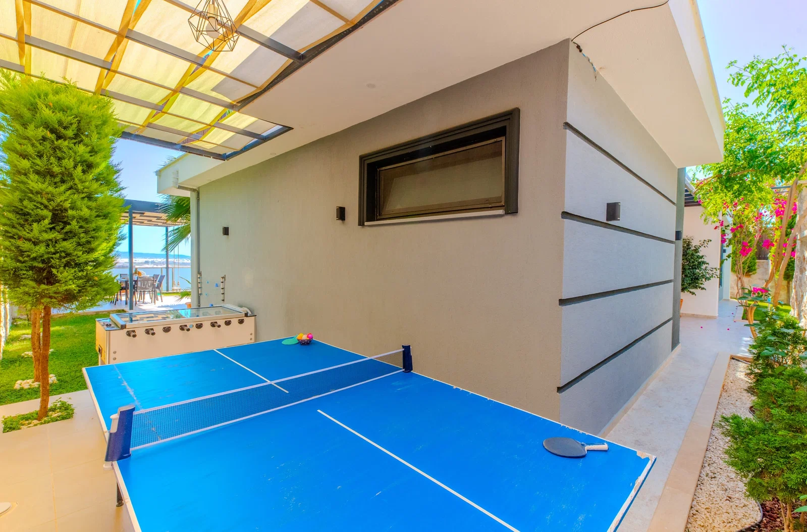 Çavdır’da Huzurlu, Korunaklı Havuzlu, Jakuzili, Lüks Villa