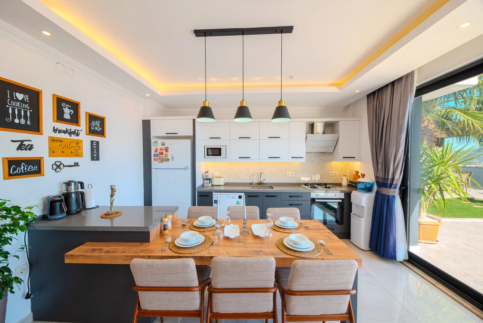 Çavdır’da Huzurlu, Korunaklı Havuzlu, 5 Kişilik, Lüks Villa