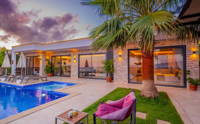 Çavdır’da Huzurlu, Korunaklı Havuzlu, 5 Kişilik, Lüks Villa