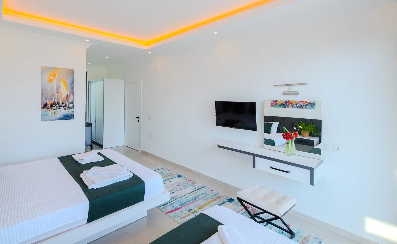 Çavdır’da Huzurlu, Korunaklı Havuzlu, 5 Kişilik, Lüks Villa