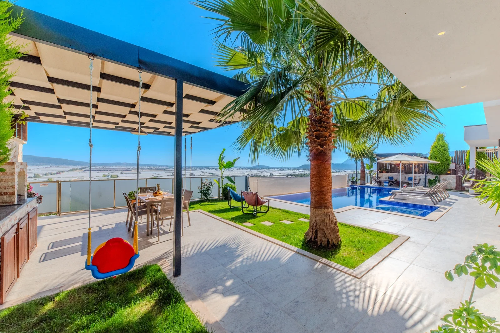 Çavdır’da Huzurlu, Korunaklı Havuzlu, 5 Kişilik, Lüks Villa