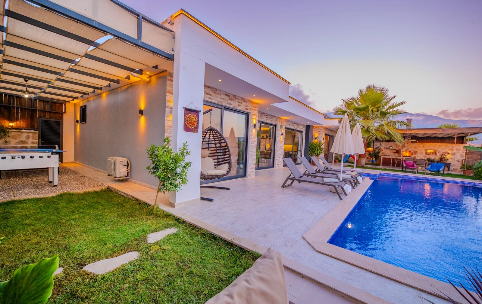 Çavdır’da Huzurlu, Korunaklı Havuzlu, 5 Kişilik, Lüks Villa