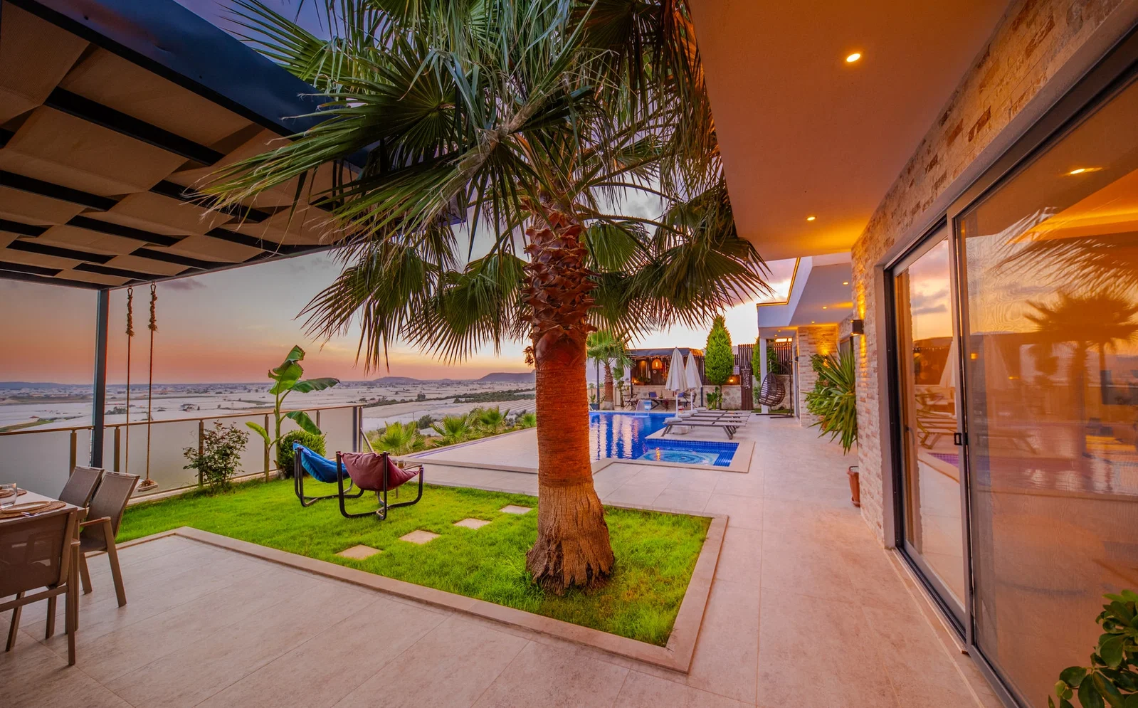 Çavdır’da Huzurlu, Korunaklı Havuzlu, 5 Kişilik, Lüks Villa