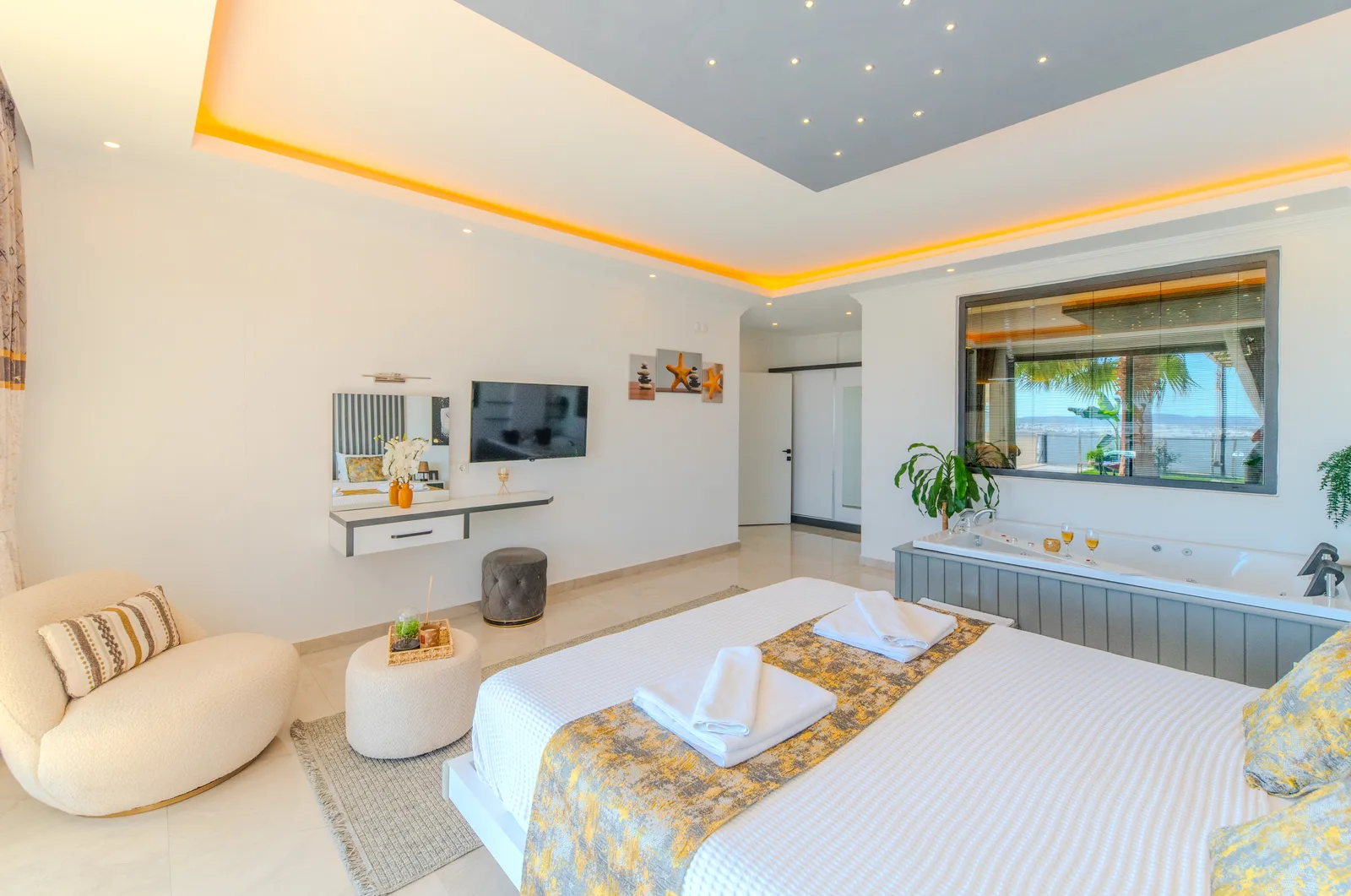 Çavdır’da Huzurlu, Korunaklı Havuzlu, 5 Kişilik, Lüks Villa