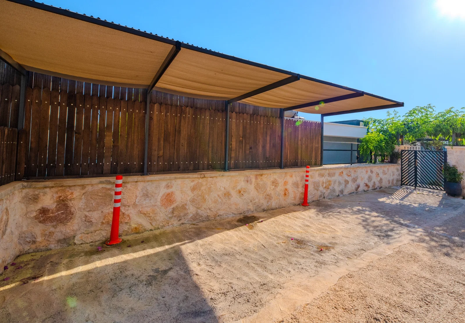 Çavdır’da Huzurlu, Korunaklı Havuzlu, 5 Kişilik, Lüks Villa