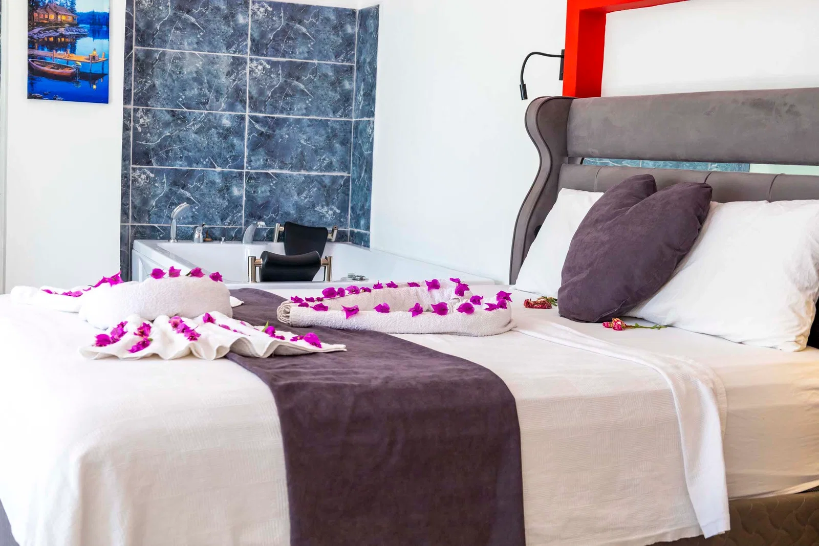 Çayköy’de Balayı Çiftlerine Uygun, Korunaklı Havuzlu, 2 Kişilik, Kiralık Villa