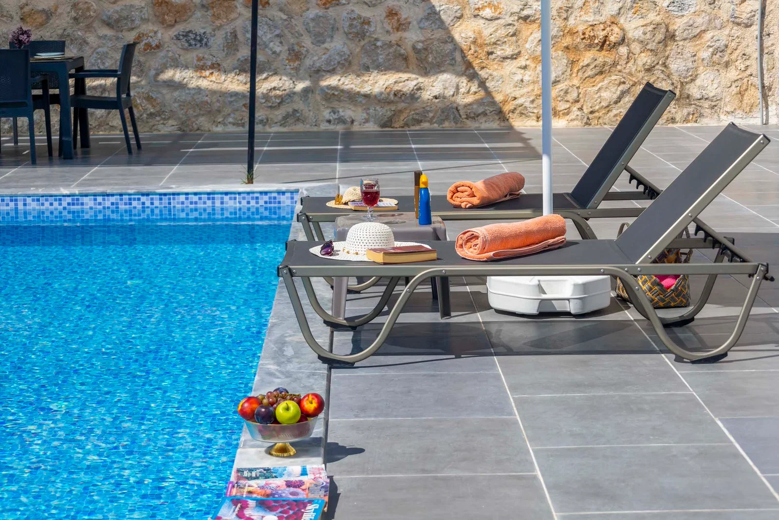 Çayköy’de Balayı Çiftlerine Uygun, Korunaklı Havuzlu, 2 Kişilik, Kiralık Villa