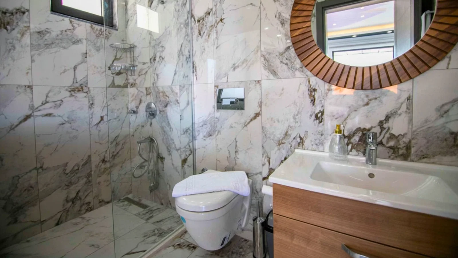 Patara’da Balayı Çiftlerine Uygun, Korunaklı Havuzlu, 5 Kişilik, Kiralık Villa