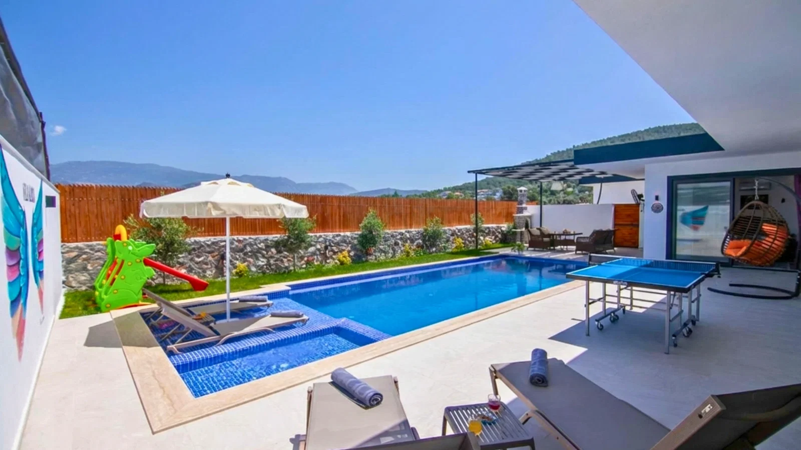 Patara’da Balayı Çiftlerine Uygun, Korunaklı Havuzlu, 5 Kişilik, Kiralık Villa