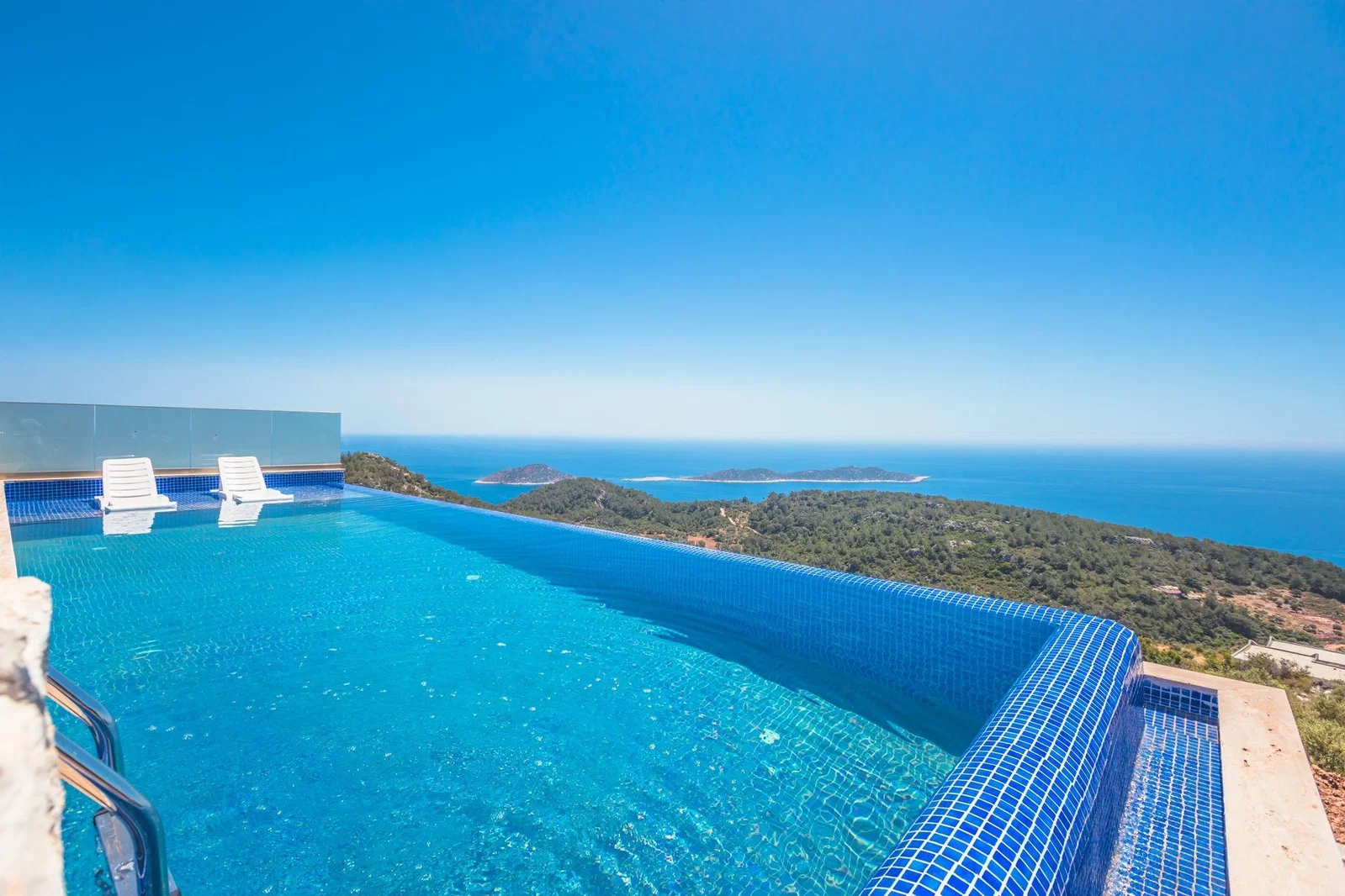 Patara’da Deniz Manzaralı, Korunaklı Havuzlu, Jakuzili, Kiralık Villa