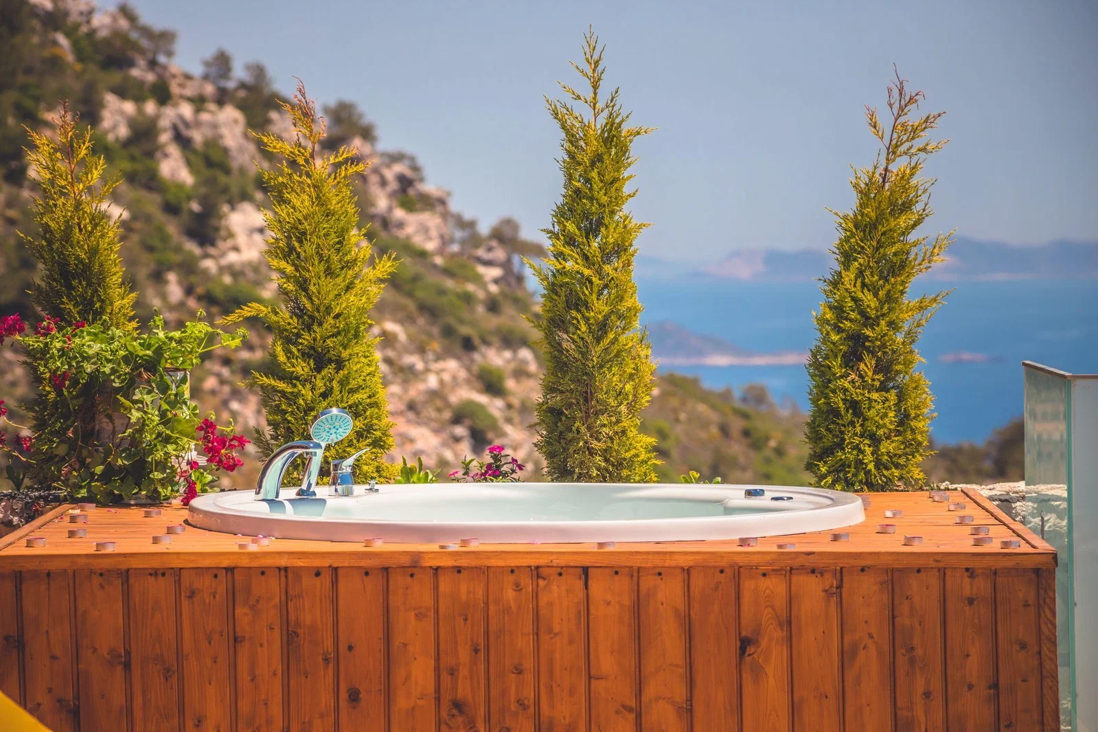 Patara’da Deniz Manzaralı, Korunaklı Havuzlu, Jakuzili, Kiralık Villa
