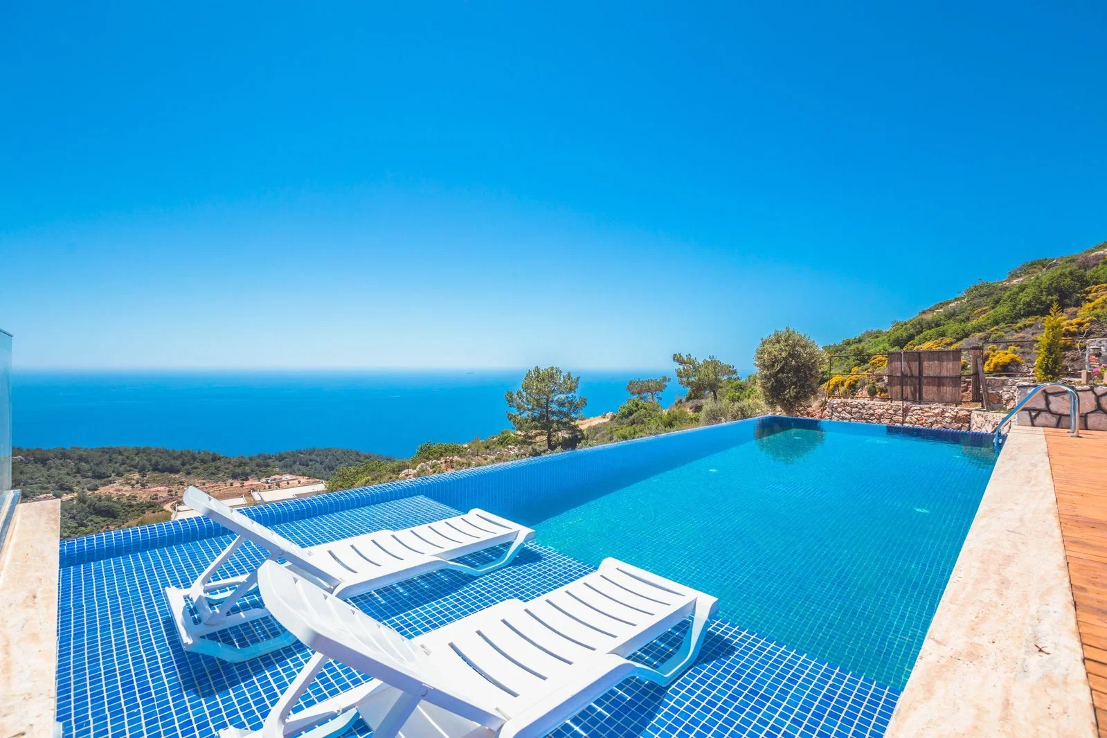 Patara’da Deniz Manzaralı, Korunaklı Havuzlu, Jakuzili, Kiralık Villa
