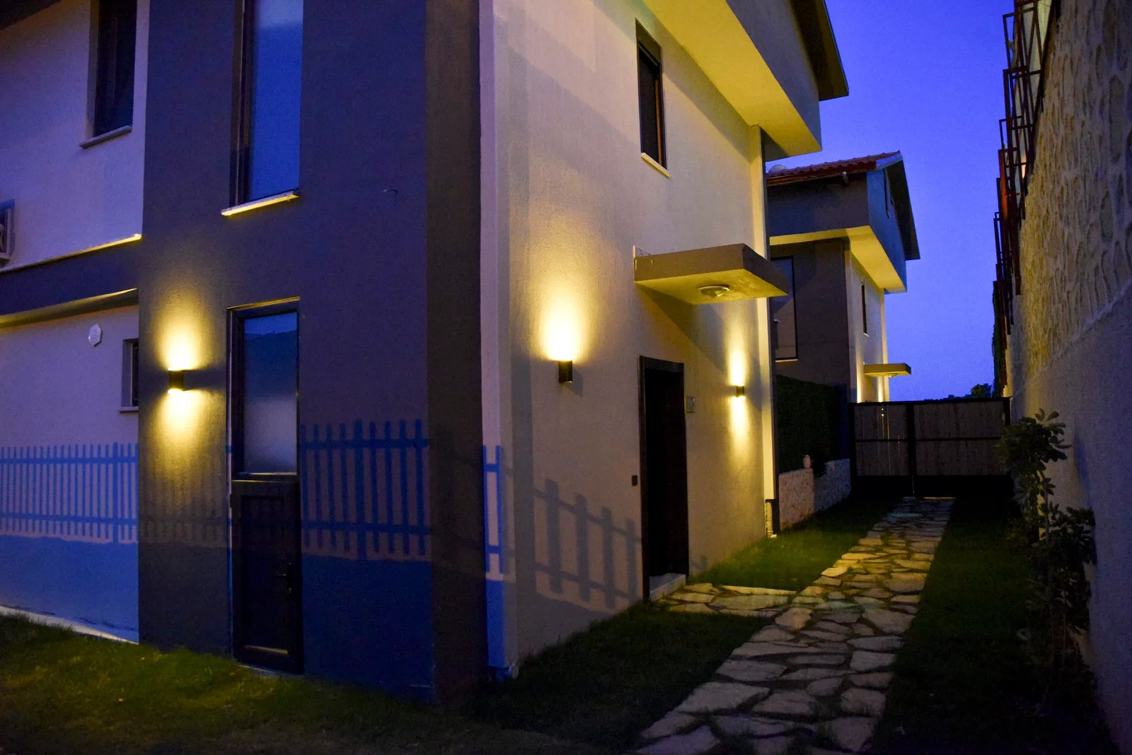 Demre’de Deniz Manzaralı, Korunaklı Havuzlu, Jakuzili, Kiralık Villa