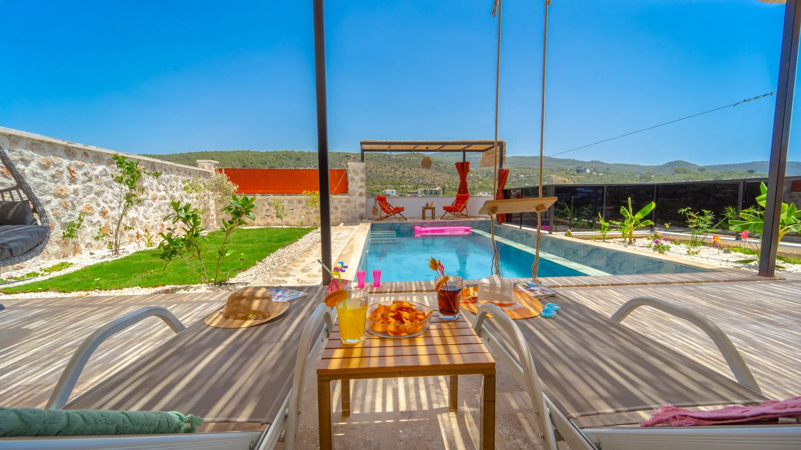 Patara’da Deniz Manzaralı, Korunaklı Havuzlu, 2 Kişilik, Ekonomik Villa