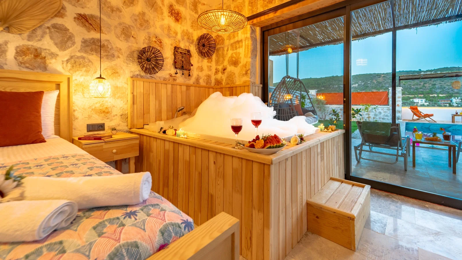 Patara’da Deniz Manzaralı, Korunaklı Havuzlu, 2 Kişilik, Ekonomik Villa