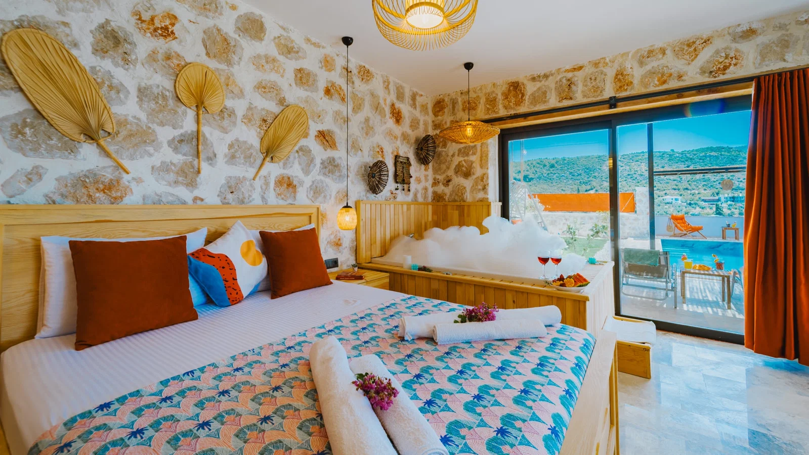 Patara’da Deniz Manzaralı, Korunaklı Havuzlu, 2 Kişilik, Ekonomik Villa