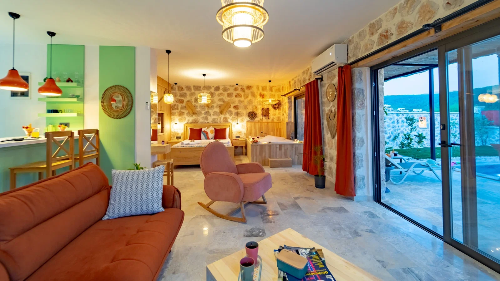 Patara’da Deniz Manzaralı, Korunaklı Havuzlu, 2 Kişilik, Ekonomik Villa