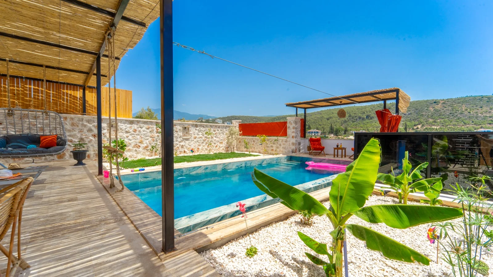 Patara’da Deniz Manzaralı, Korunaklı Havuzlu, 2 Kişilik, Ekonomik Villa