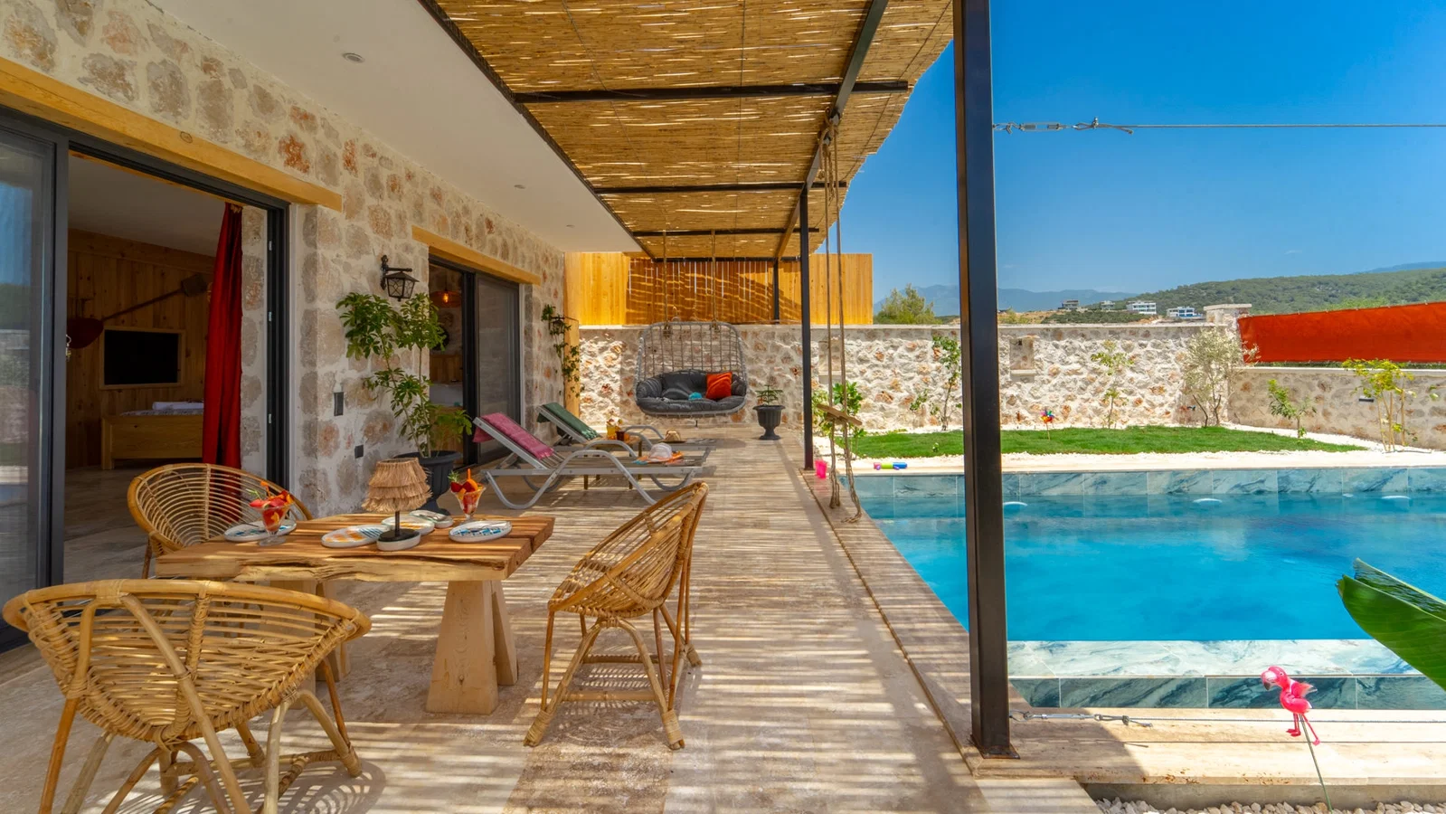 Patara’da Deniz Manzaralı, Korunaklı Havuzlu, 2 Kişilik, Ekonomik Villa