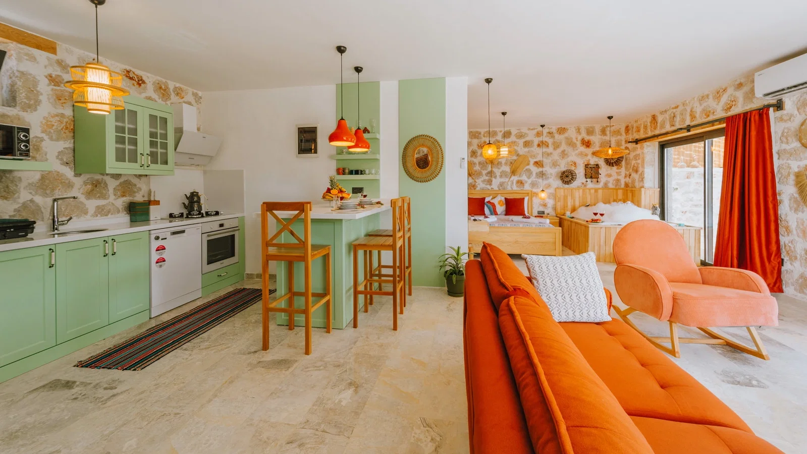 Patara’da Deniz Manzaralı, Korunaklı Havuzlu, 2 Kişilik, Ekonomik Villa