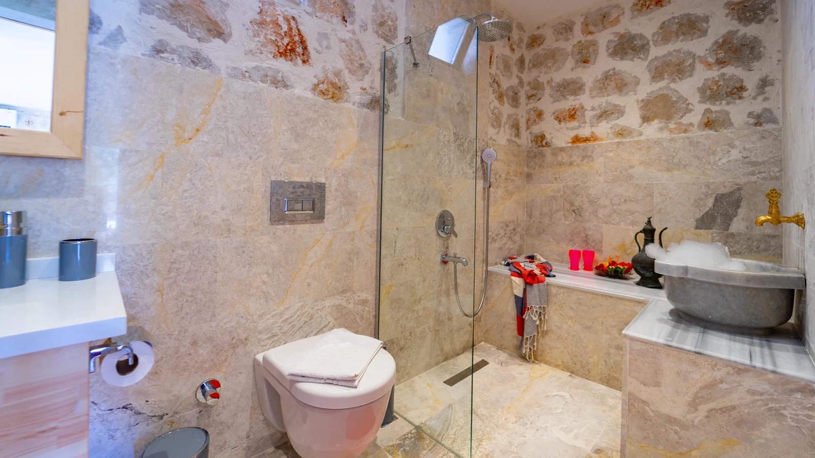 Patara’da Deniz Manzaralı, Korunaklı Havuzlu, 2 Kişilik, Ekonomik Villa