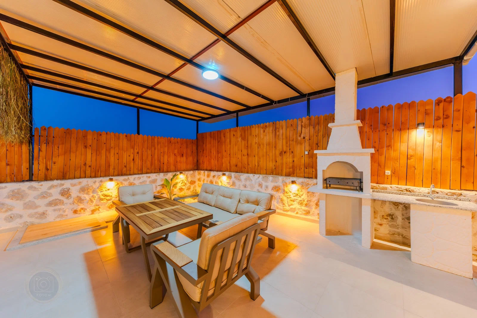 Çavdır’da Balayı Çiftlerine Uygun, Korunaklı Havuzlu, 2 Yatak Odalı, Kiralık Villa