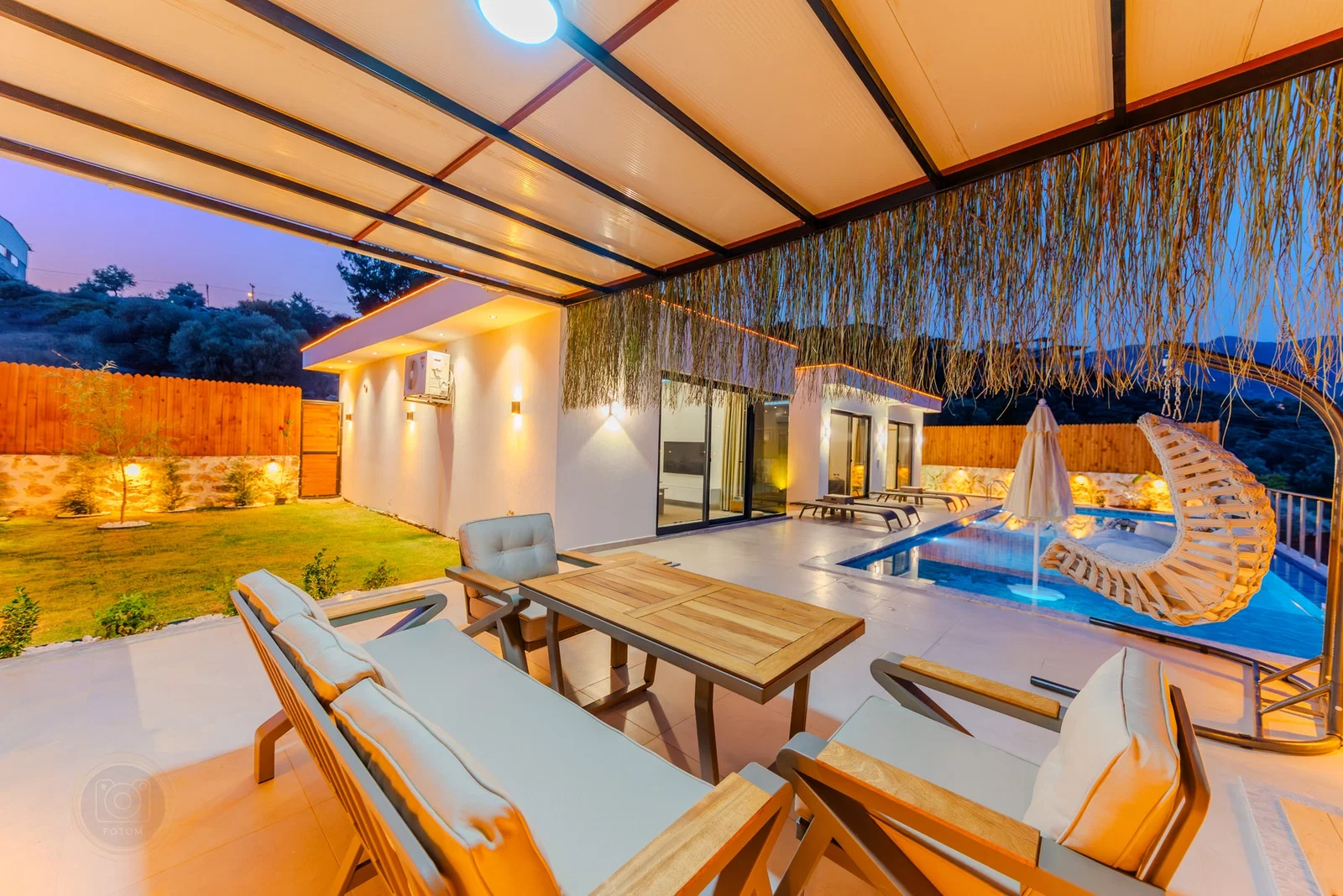 Çavdır’da Balayı Çiftlerine Uygun, Korunaklı Havuzlu, 2 Yatak Odalı, Kiralık Villa