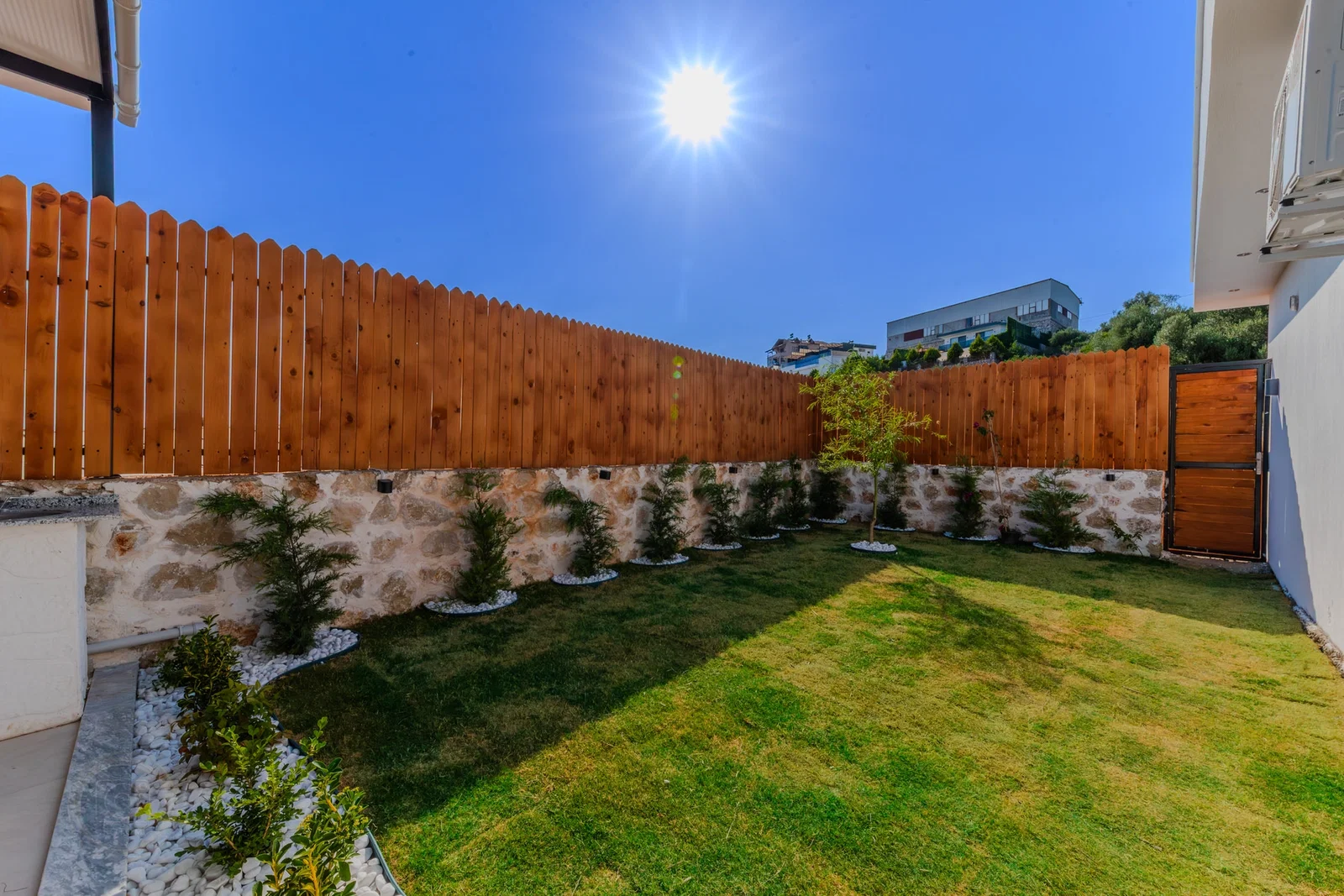 Çavdır’da Balayı Çiftlerine Uygun, Korunaklı Havuzlu, 2 Yatak Odalı, Kiralık Villa